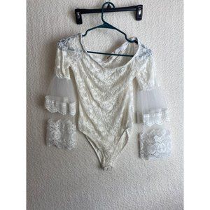 Monaco Bodysuit White Lace ng Sleeves With Flowing Long Sleeves Size Medium